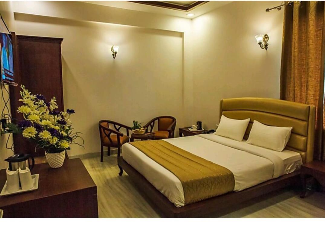 Hotel Agra Grande By Goyal Hoteliers Εξωτερικό φωτογραφία