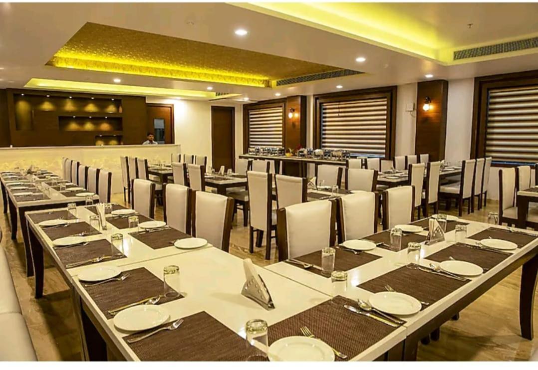 Hotel Agra Grande By Goyal Hoteliers Εξωτερικό φωτογραφία